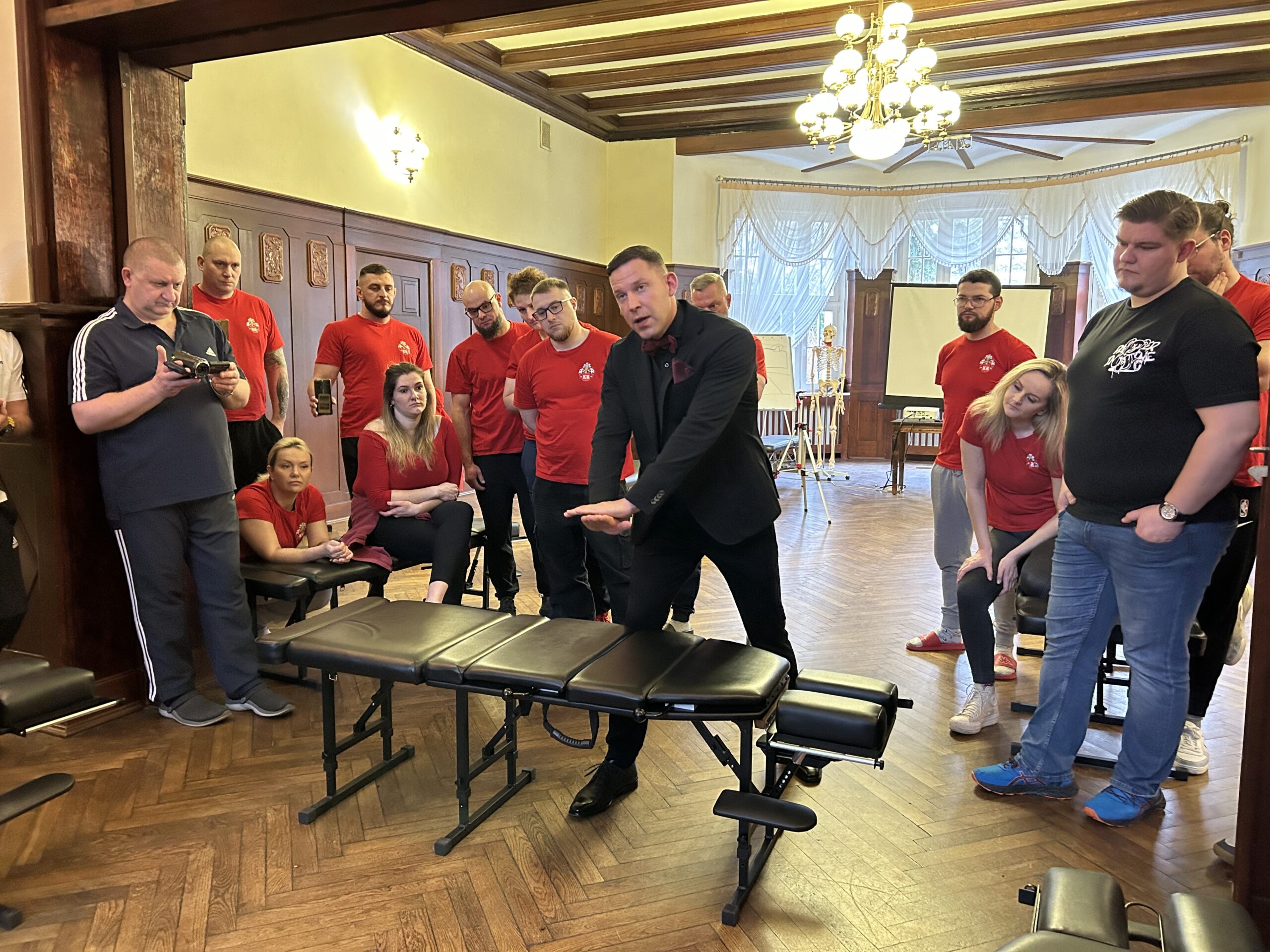 Grupa kursantów Chiropractic School of Poland podczas zjazdu szkoleniowego